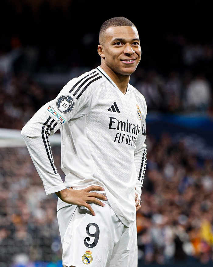 孔萨：凯恩给球队设立标准，那自然而然会激励我们