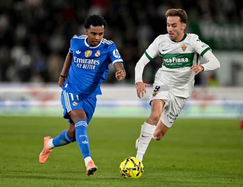 官方：老特拉福德新增6000个安全站立席，本轮正式启用（官宣：老特拉福德增设6000个安全站席，本轮起启用）