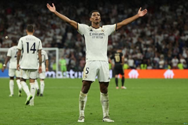 意媒：意足协酝酿改革，意甲意乙升降级名额可能缩减至2个（意媒：意足协拟推改革，意甲与意乙升降级席位或降至2个）