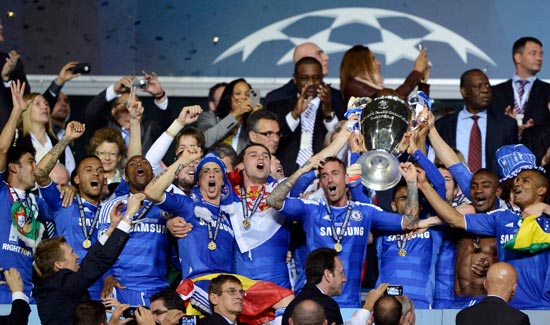 每体报道巴萨U19加里巴：偶像普约尔，有超脱黑人中卫的心智