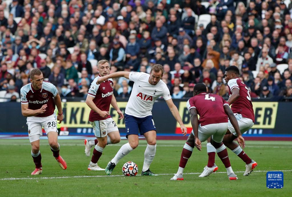 查洛巴问答：在足球界第一个朋友是芒特；第一件球衣是大罗的